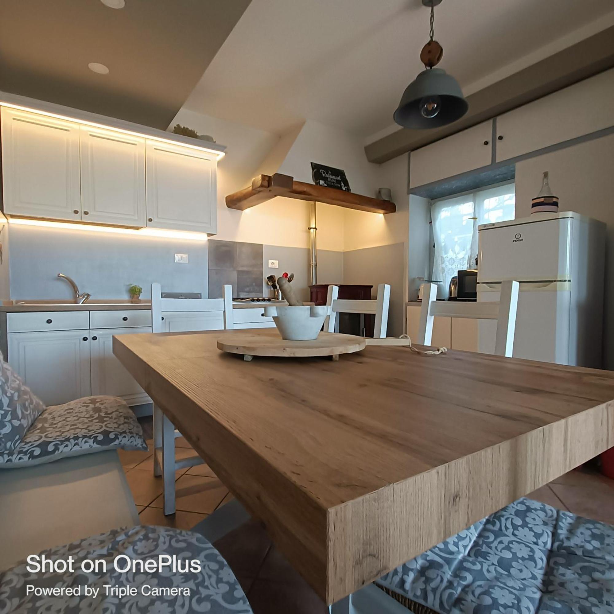 Chez Luis Apartment Imperia Bilik gambar