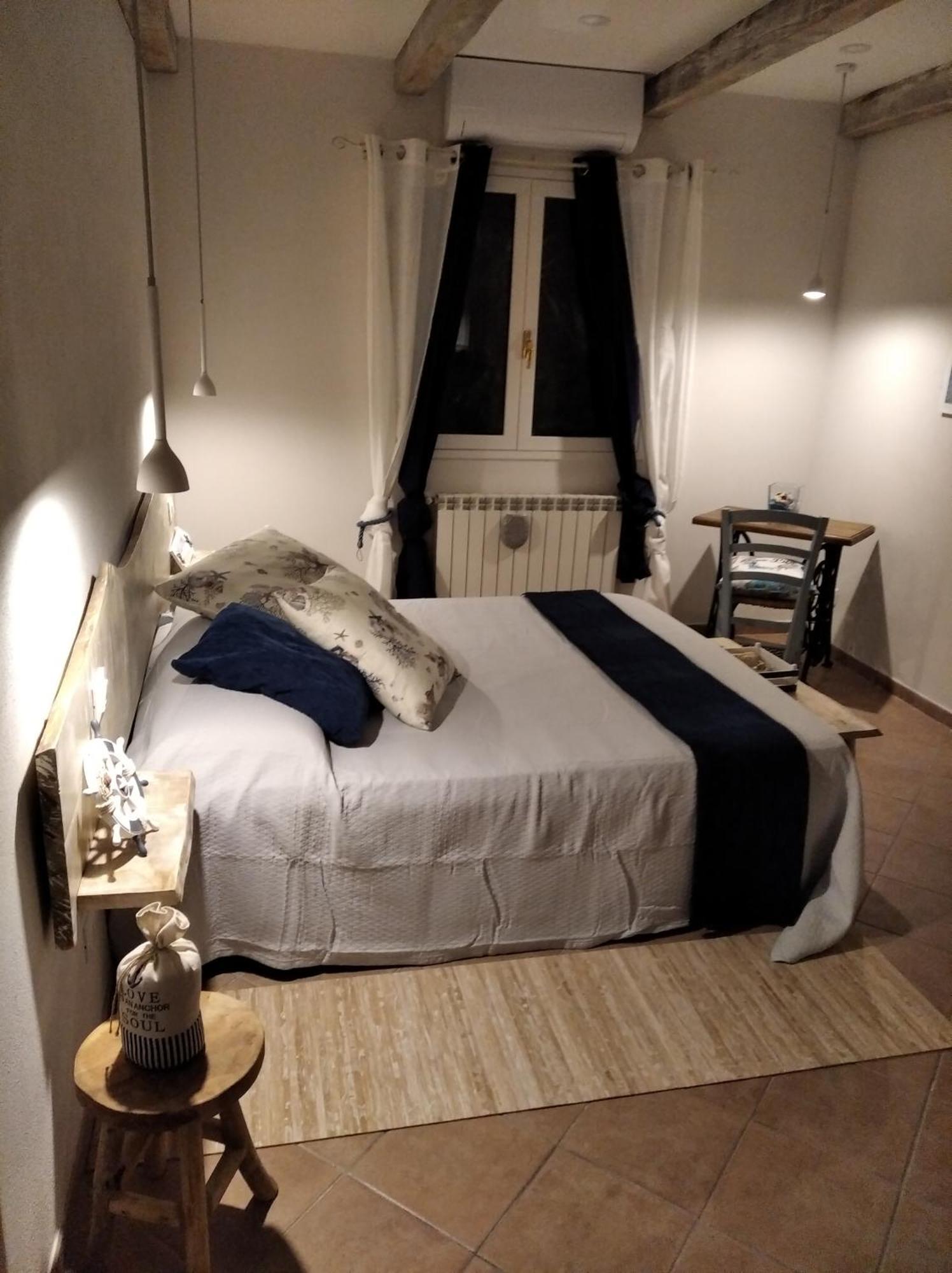 Chez Luis Apartment Imperia Bilik gambar